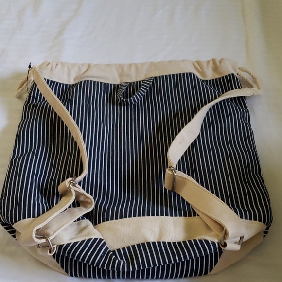 Backpack 🎒 - Picture 4 of 7